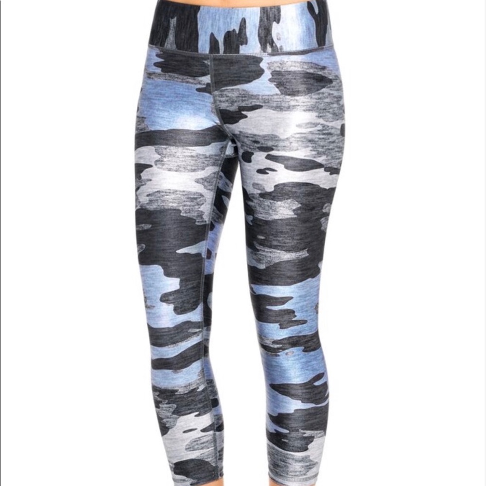 Terez Blue Camo Capri Leggings
